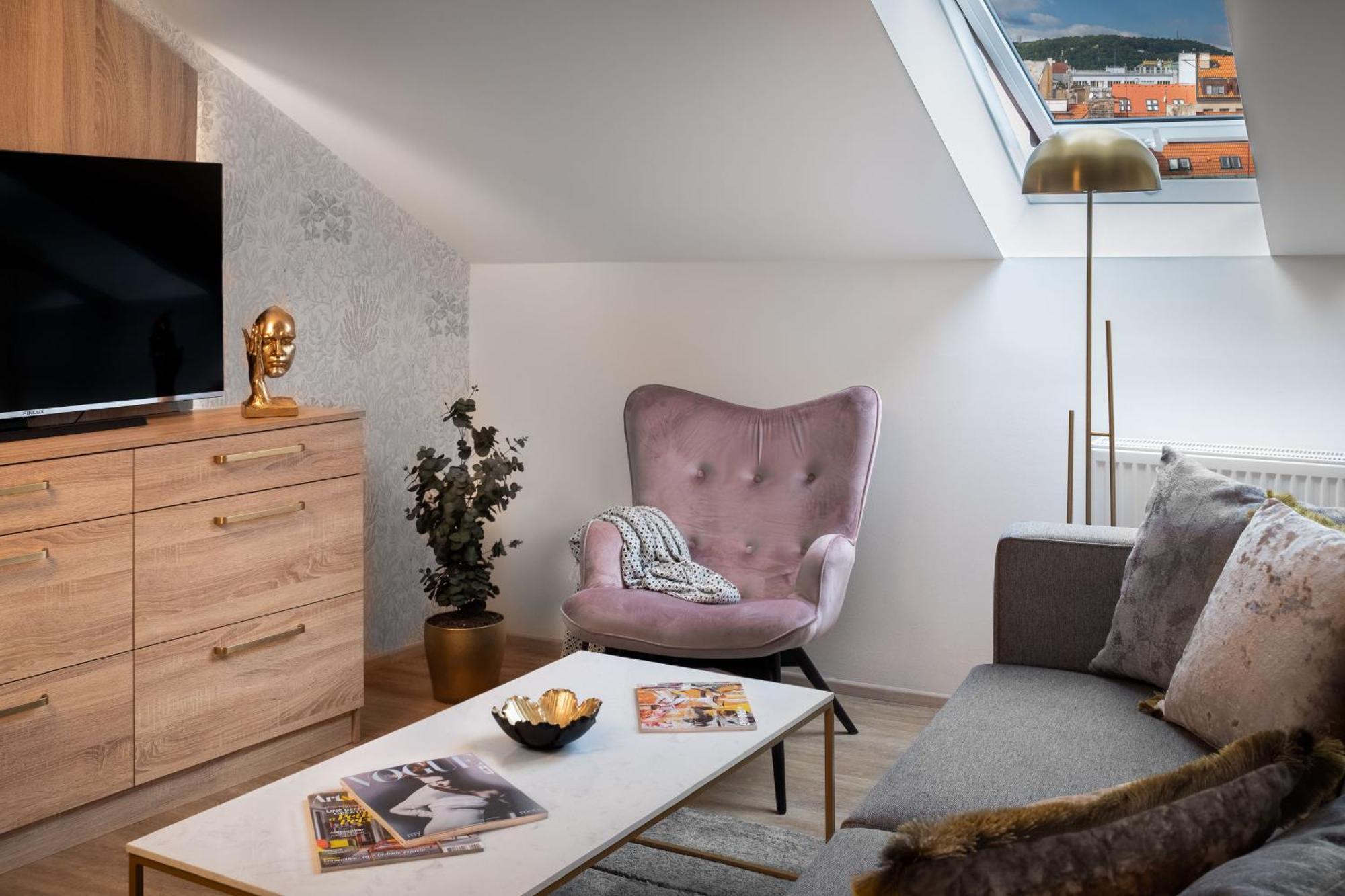 Theatre 9 Apartments By Adrez — Photos 2